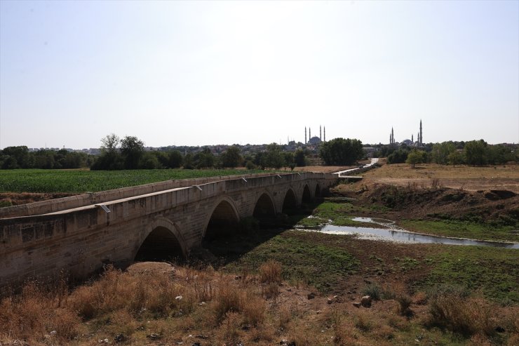 Tunca Nehri'nin bazı bölümlerinde su akışı durdu