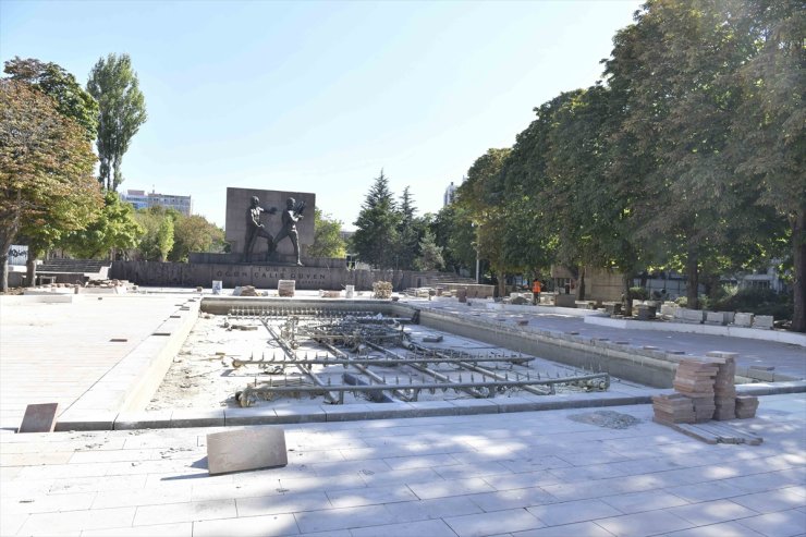 Cumhuriyet tarihinin Ankara'daki ilk parkı Güvenpark'taki yenileme çalışması devam ediyor