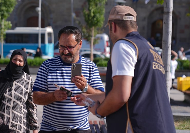 Erzurum Kültür Yolu Festivali kapsamında polisler 20 bin kişiyi terör konusunda bilgilendirdi