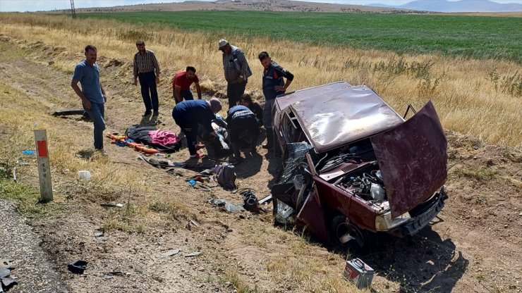 Yozgat'ta iki otomobilin çarpıştığı kazada 3 kişi öldü, 3 kişi yaralandı