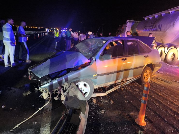 Gaziantep'te otomobilin tırla çarpıştığı kazada 1 kişi öldü