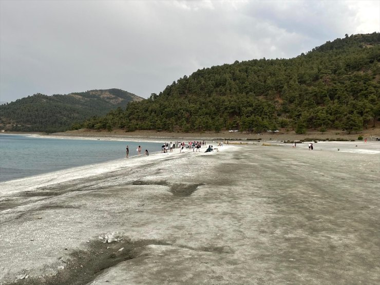 Salda Gölü'ne giren genç boğuldu