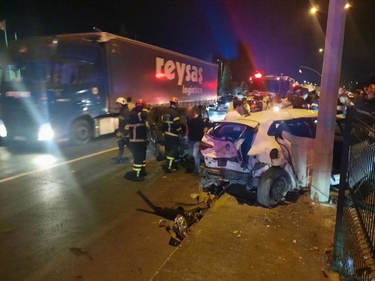 Kocaeli'de zincirleme trafik kazasında 3 kişi yaralandı