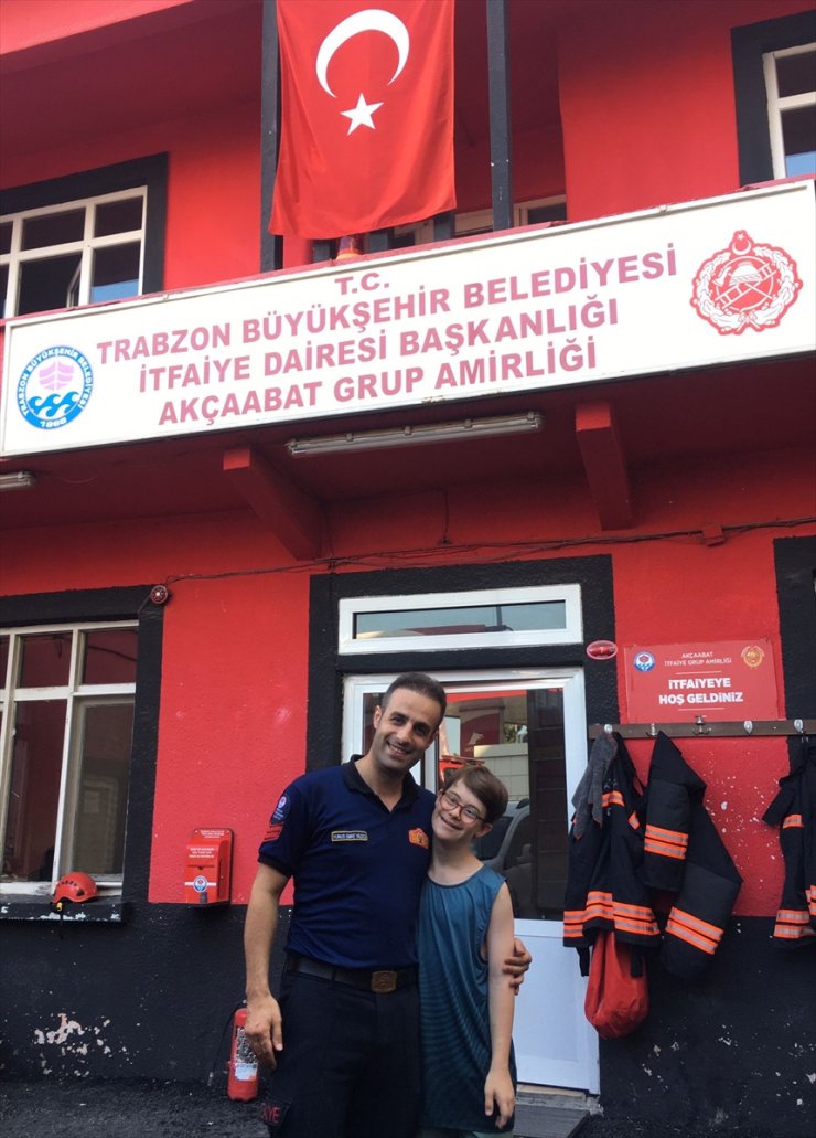 Trabzon'da itfaiye ekipleri özel gereksinimli çocuğa hayalindeki günü yaşattı