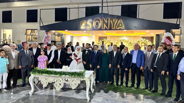 Çalışma ve Sosyal Güvenlik Bakan Yardımcısı Aydın, Adıyaman'da nikah şahitliği yaptı