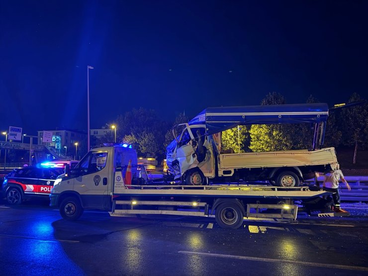 Küçükçekmece’deki trafik kazasında 1’i ağır 5 kişi yaralandı