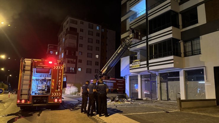 Kayseri'de oturduğu daireyi ateşe veren kişi polis tarafından gözaltına alındı