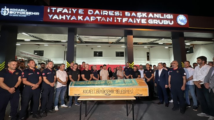 GÜNCELLEME - Kocaeli'de hafif ticari araçla motosikletin çarpışması sonucu 1 kişi öldü, 2 kişi yaralandı