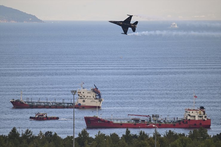 SOLOTÜRK İstanbul semalarında prova uçuşu yaptı