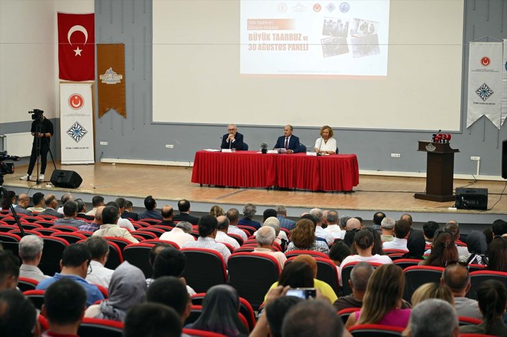 Afyonkarahisar'da Büyük Taarruz ve 30 Ağustos konulu panel düzenlendi