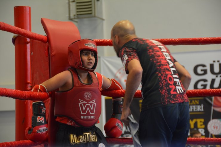 Bitlis'te düzenlenen Türkiye Minikler ve Yıldızlar Muaythai Şampiyonası sona erdi