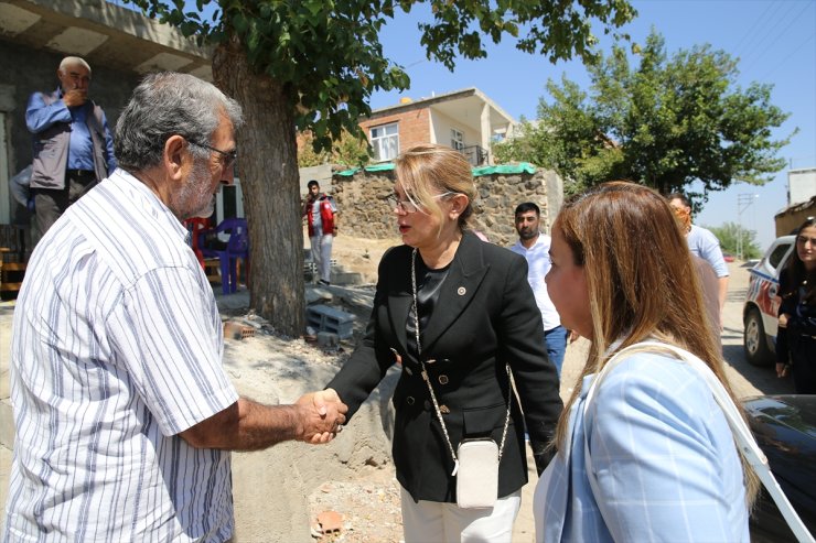 CHP Kadın Kolları Genel Başkanı Kaya'dan kaybolan 8 yaşındaki Narin'in ailesine ziyaret