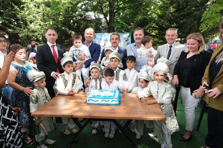 Edirne Vakıflar Bölge Müdürlüğü Kırklareli'nde, 18 çocuk için "Sünnet Şöleni" düzenledi