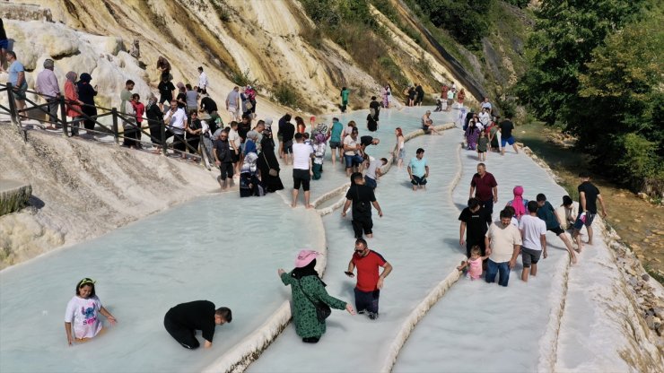 Pamukkale'yi andıran Göksu travertenlerine ziyaretçi sayısı yüzde 50 arttı