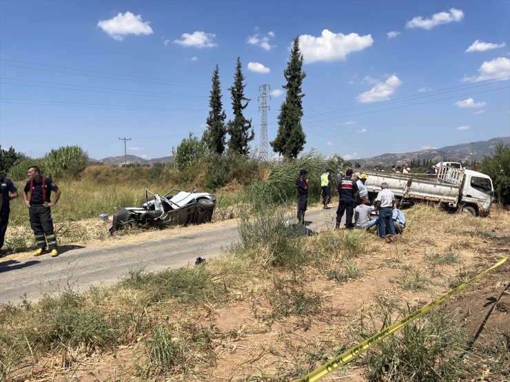 Aydın'da otomobille kamyonetin çarpışması sonucu 1 kişi öldü, 6 kişi yaralandı