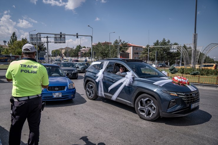 Erzurum'da düğün konvoylarına yönelik havadan ve karadan sıkı denetim