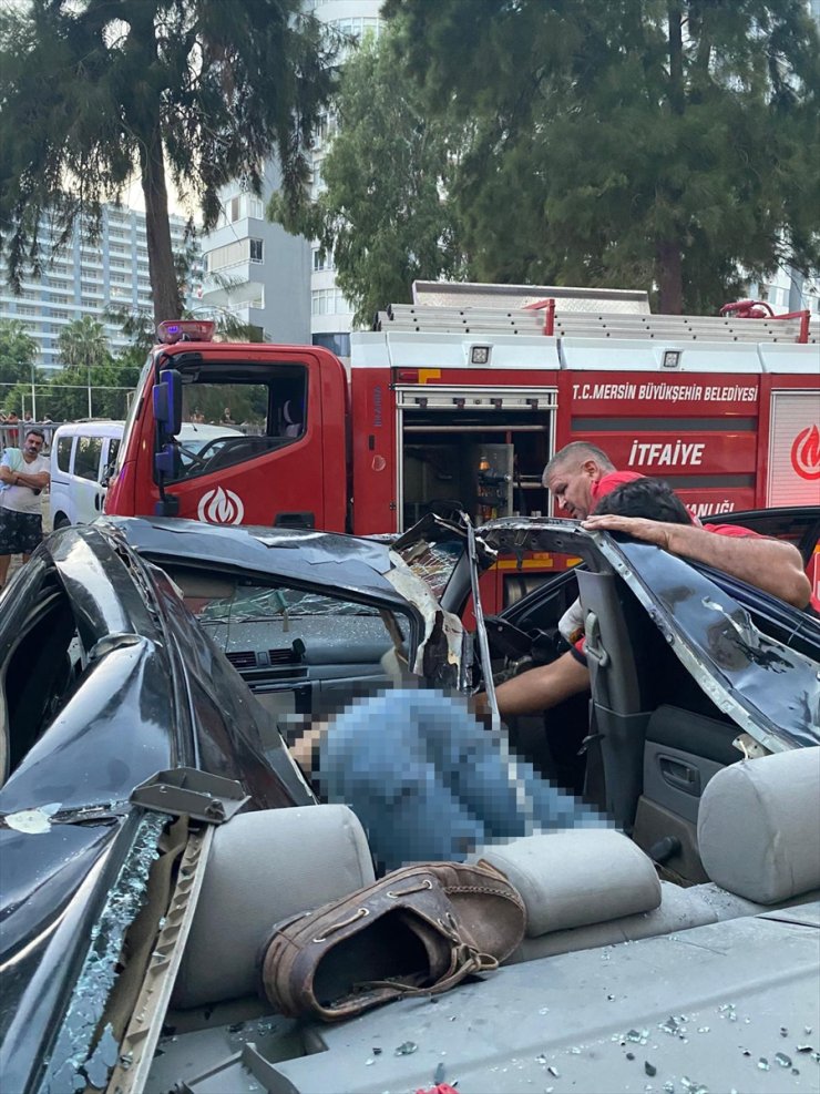 Mersin'de 21. kattan düşen kişi yaşamını yitirdi