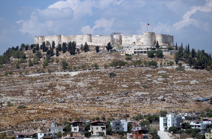 Silifke Kalesi'ndeki arkeolojik kazılarda "mezar hediyeleri" bulundu