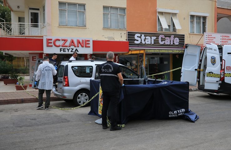 Antalya'da bir kanser hastası, tedavisi gördüğü hastane önündeki aracında ölü bulundu