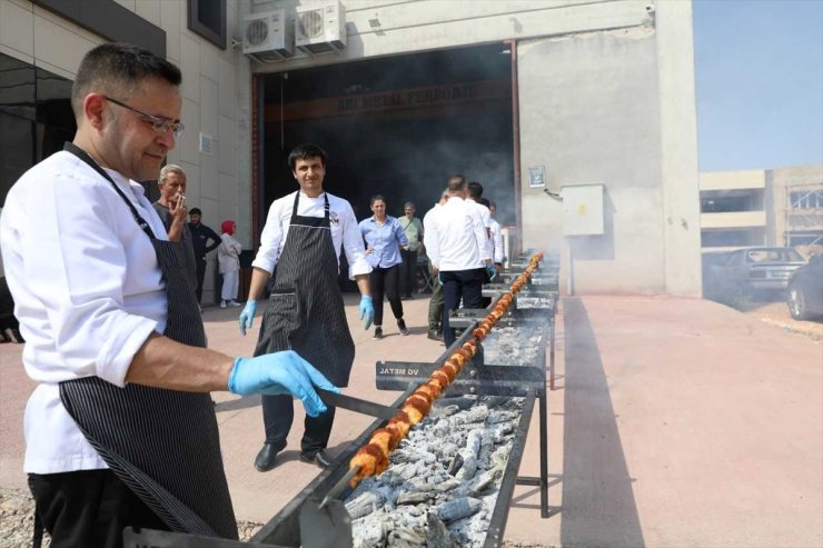 Gaziantep'te "dünyanın en uzun kebabı" rekor denemesi için hazırlıklar tamamlandı