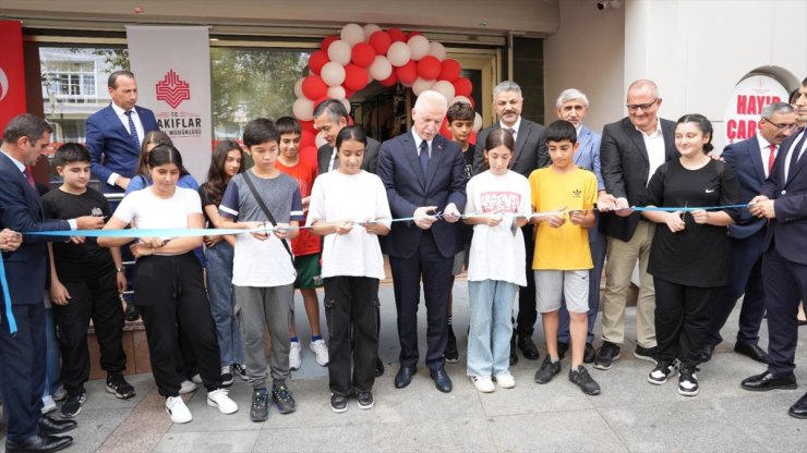 "Hayır Çarşısı" Beyoğlu'nda açıldı