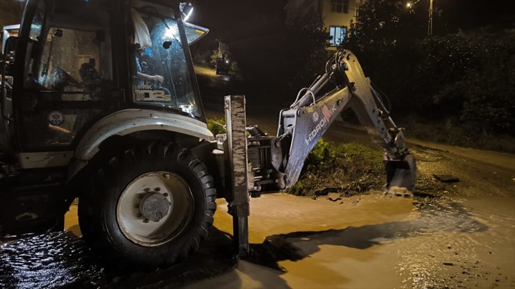 Trabzon'un Sürmene ilçesinde şiddetli yağış etkili oldu