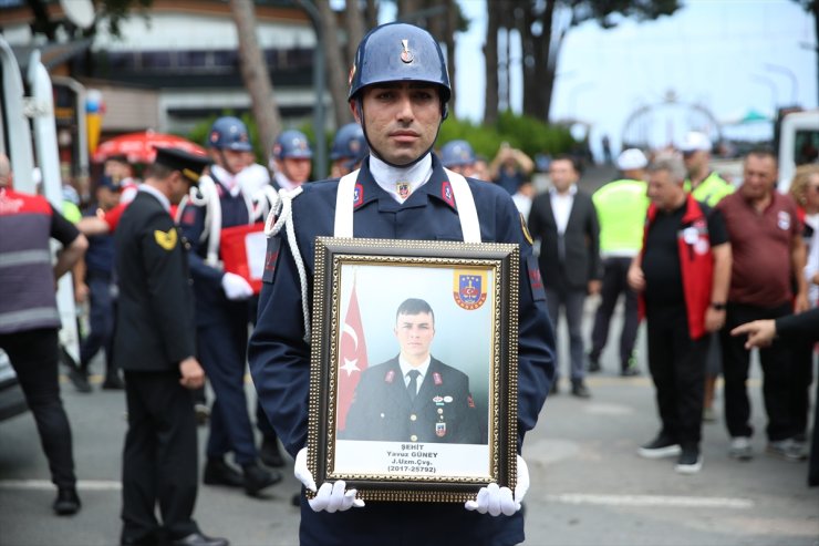 Diyarbakır'da silah kazasında şehit olan asker Ordu'da son yolculuğuna uğurlandı