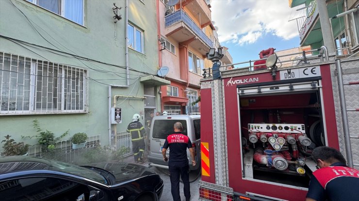 Burdur'da bir binanın bodrum katında çamaşır makinesinden çıkan yangın söndürüldü