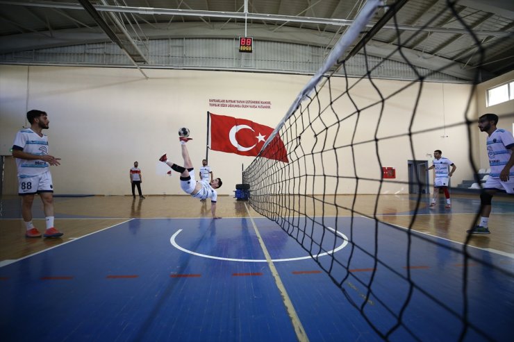 Şampiyonluklara doymayan Solhan Ayak Tenisi Takımı gözünü dünya birinciliğine dikti