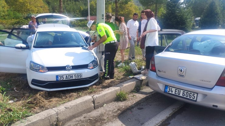 Samsun'da trafik kazasında 3'ü hemşire 7 kişi yaralandı