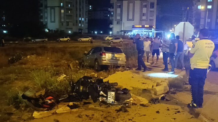 GÜNCELLEME - Adana'da otomobille motosikletin çarpışması sonucu 1 kişi hayatını kaybetti