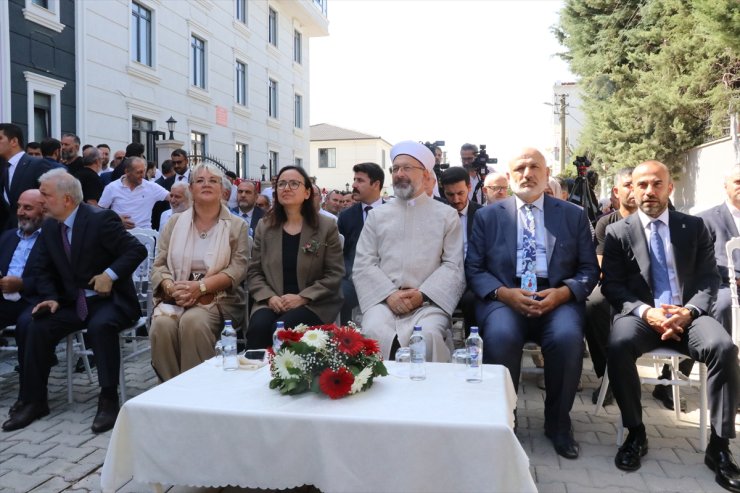 Diyanet İşleri Başkanı Erbaş: "Toplumumuzda mutluluğa ulaşabilmemiz çok önemli"