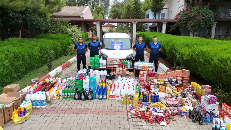 Mersin'de denetimlerde son kullanma tarihi geçmiş 100 bin ürün bulundu