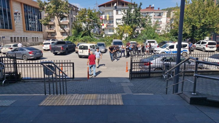 Zonguldak'ta uyuşturucu operasyonunda yakalanan 6 zanlıdan 5'i tutuklandı