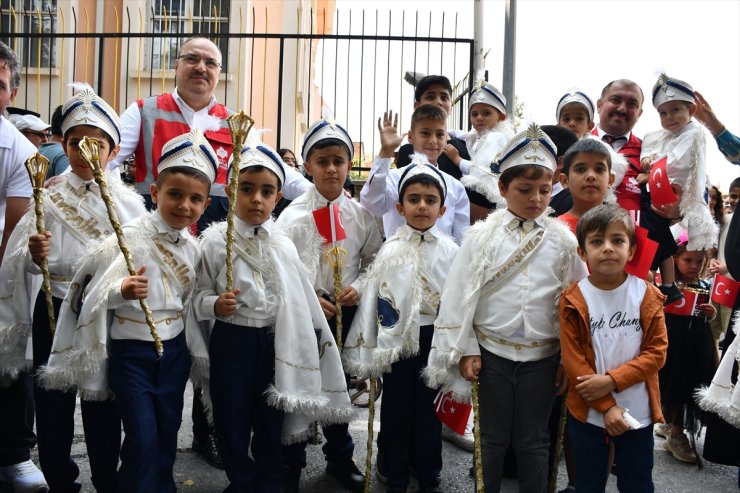 743. Söğüt Ertuğrul Gazi'yi Anma ve Yörük Şenlikleri'nde sünnet şöleni düzenlendi