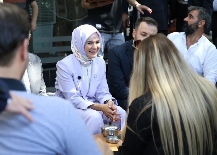 Aile ve Sosyal Hizmetler Bakanı Göktaş, Siirt'te esnafı ziyaret etti