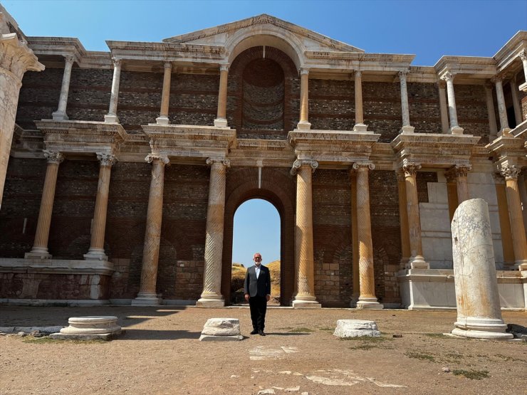 AK Parti Grup Başkanvekili Yenişehirlioğlu, Sardes Antik Kenti'ni ziyaret etti: