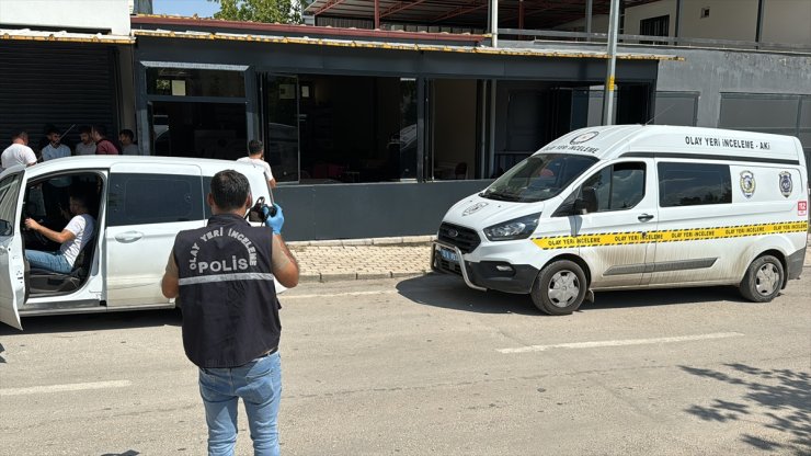 Elazığ'da çay ocağına düzenlenen silahlı saldırıda, 2 kişi yaralandı