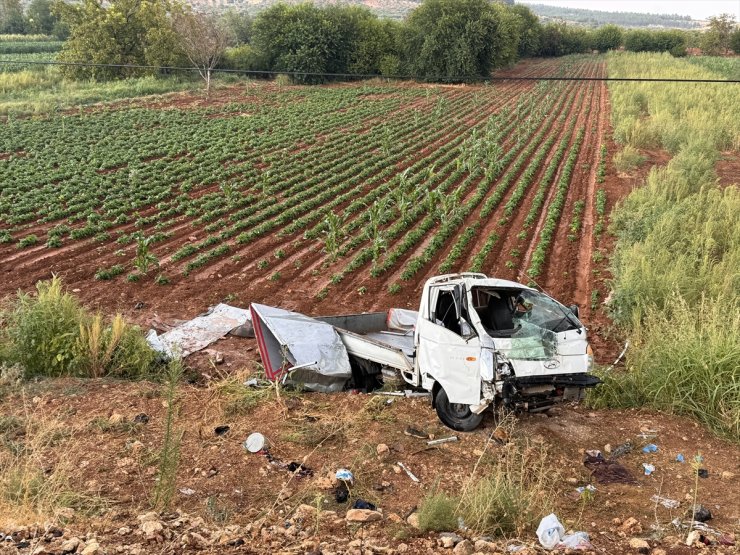 GÜNCELLEME - Gaziantep'te devrilen, tarım işçilerini taşıyan pikaptaki 2 kişi öldü, 21 kişi yaralandı