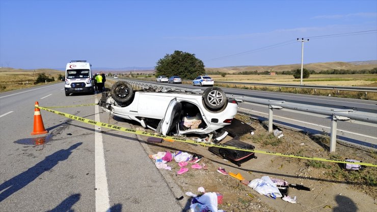 Çorum'da trafik kazasında polis çift hayatını kaybetti, 2 çocukları yaralandı