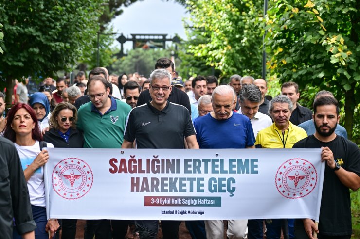 Sağlık Bakanı Memişoğlu, Ümraniye'de yürüyüş ve spor etkinliğine katıldı: