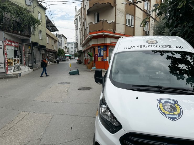 Bursa'da bisikletlinin tabancayla bir kişiyi yaraladığı anlar kamerada