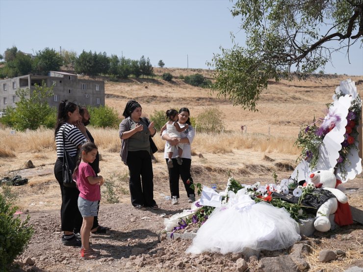 Diyarbakır'da Narin Güran'ın mezarına ziyaretler sürüyor