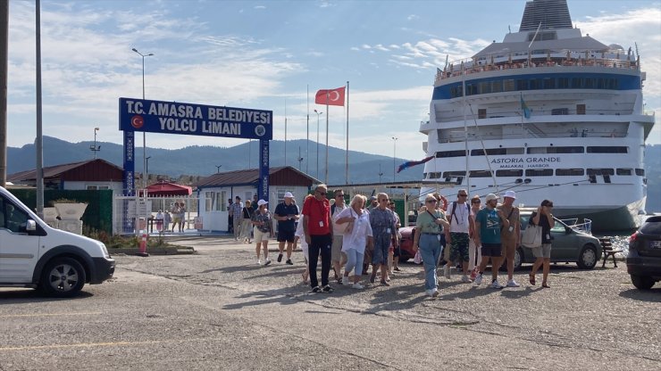 "Astoria Grande" kruvaziyeri Amasra'ya 1031 yolcu getirdi