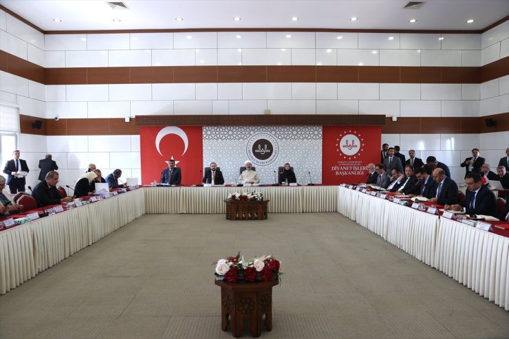 Diyanet İşleri Başkanı Erbaş, 2024 Yılı Hac Organizasyonu Değerlendirme Toplantısı'na katıldı