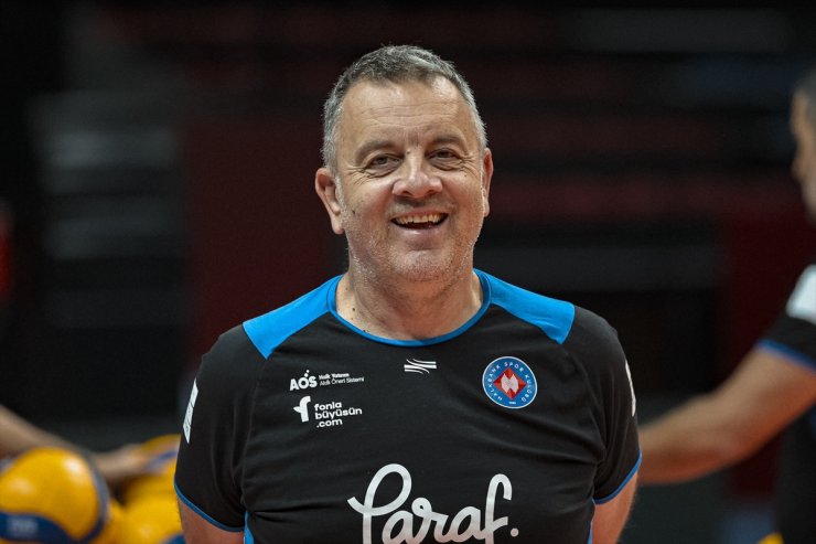 Halkbank Erkek Voleybol Takımı'nın yeni başantrenörü Kolakovic, takımını sezona hazırlıyor: