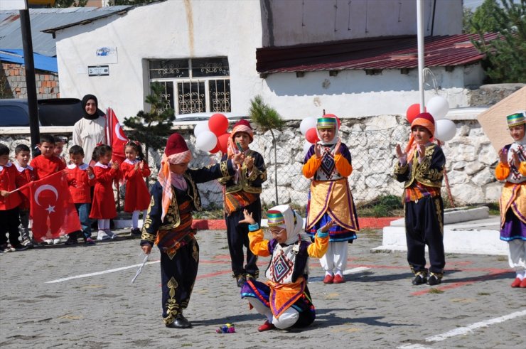 Kars ve Ardahan'da "İlköğretim Haftası" nedeniyle tören düzenlendi