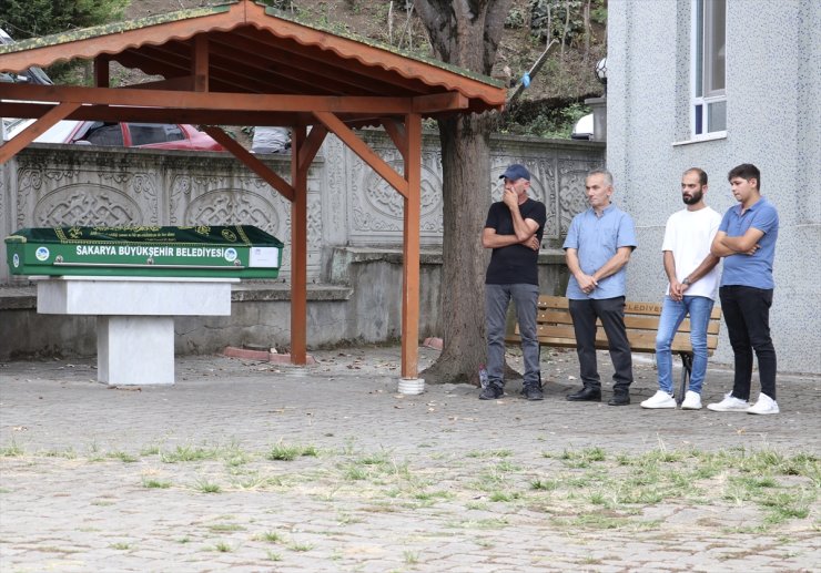 Sakarya'da otomobilin çarptığı bisikletli çocuk öldü