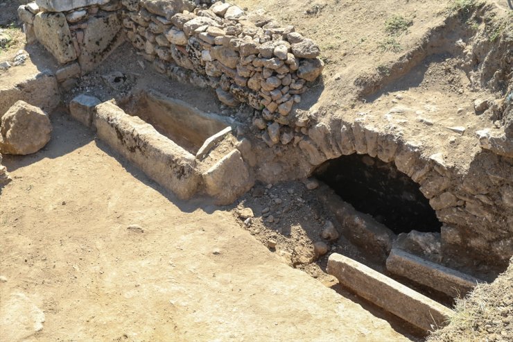 Sebaste Antik Kenti'nde Orta Bizans Dönemi'ne ait 9 mezar bulundu