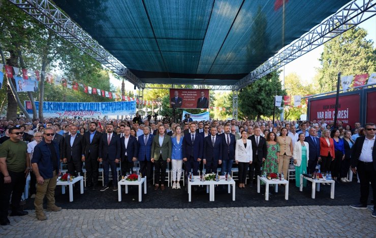 CHP Genel Başkanı Özgür Özel, İzmir'de toplu açılış ve temel atma töreninde konuştu: